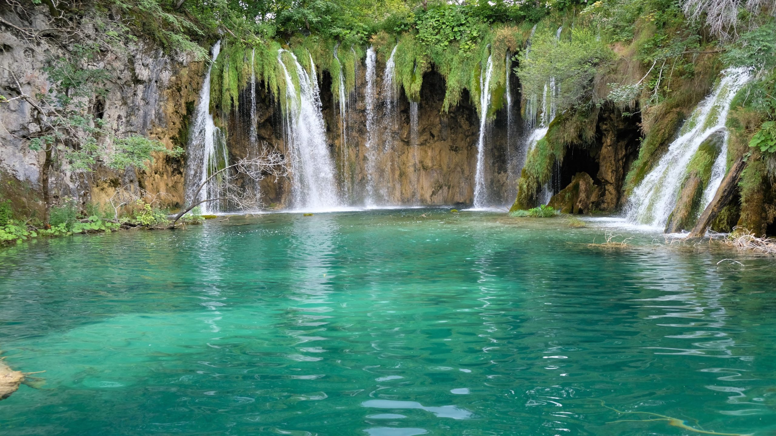 You are currently viewing Plitvice Lakes Guide